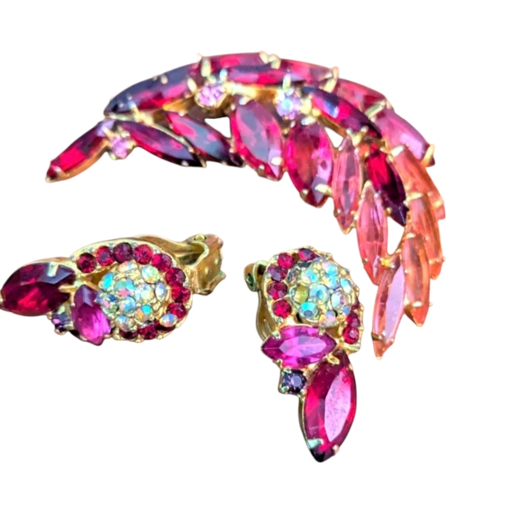 Vintage 60's Elegant Pink and Gold Women's Jewelry Brooch Clips Set - Picture 3 of 13